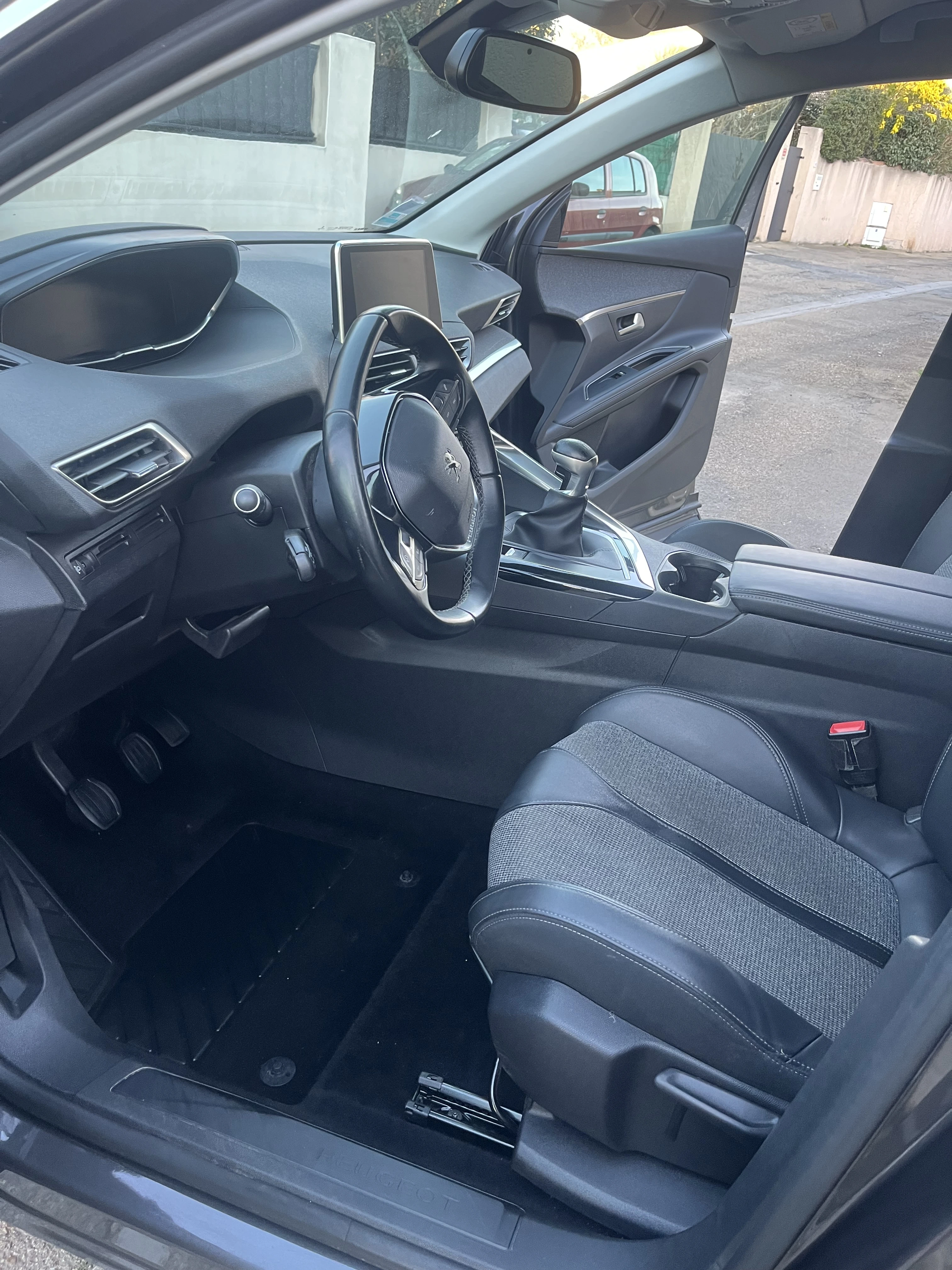 Intérieur après nettoyage FULL en profondeur — Fresh Clean Auto Arles