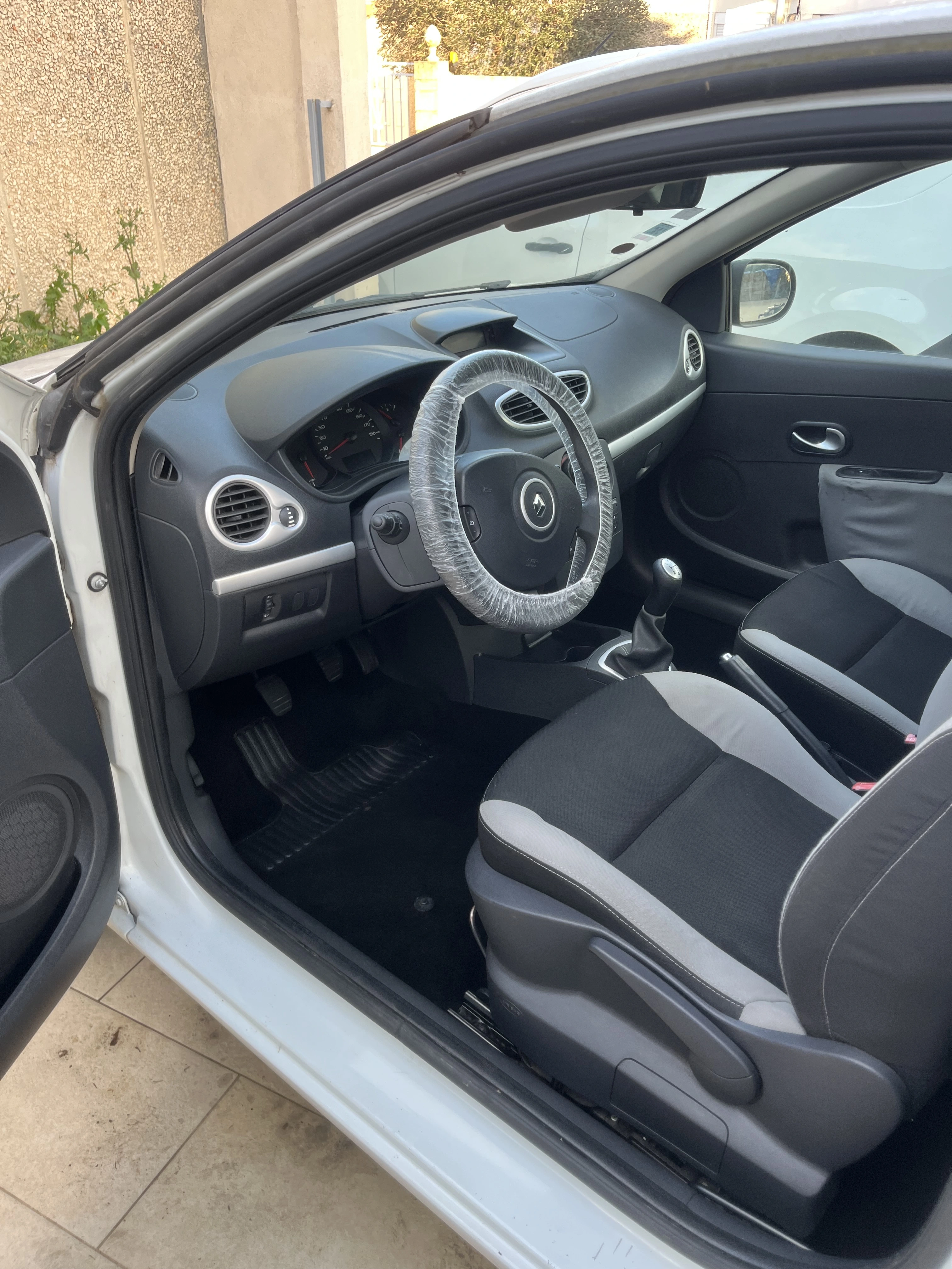 Intérieur après nettoyage FULL en profondeur — Fresh Clean Auto Arles