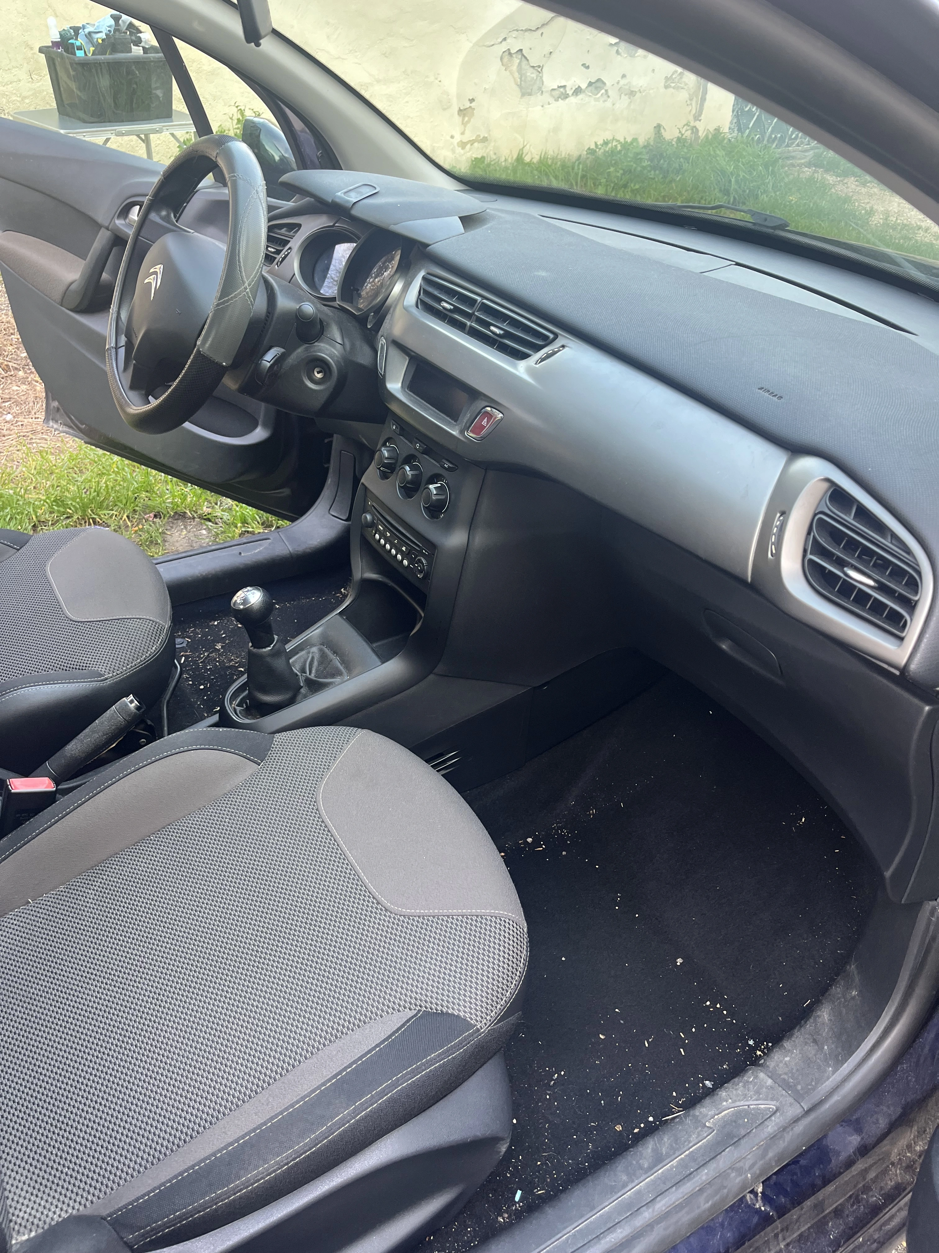 Volant avant nettoyage — Fresh Clean Auto Arles